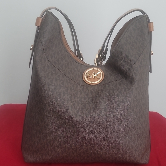 Michael Kors Brown Shoulder Bag – Elegant & Spacious - Picture 1 of 17